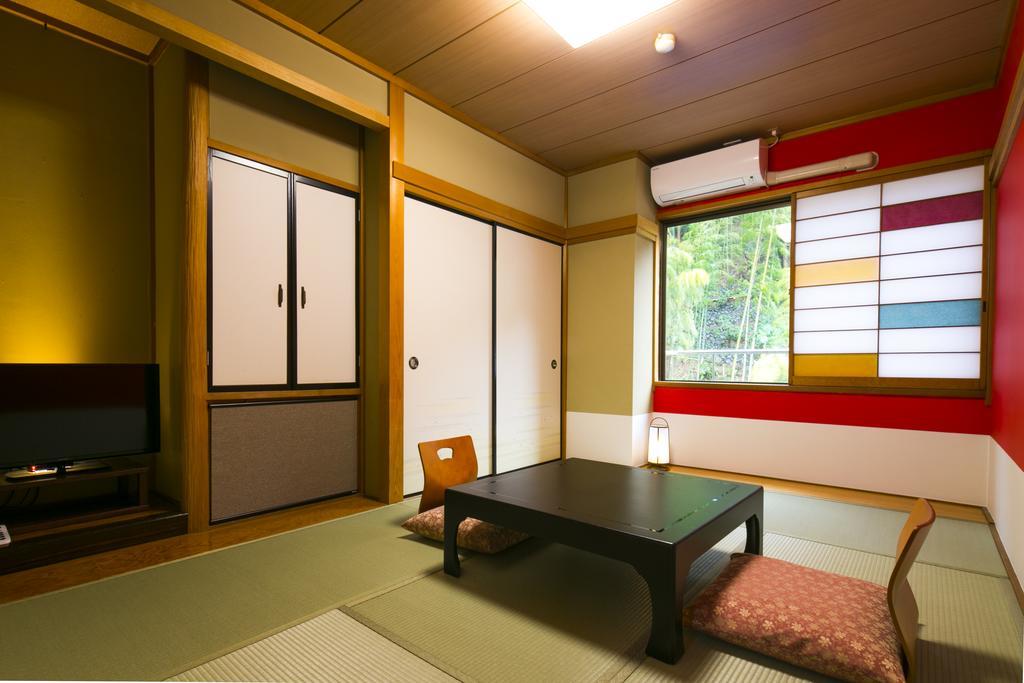 Yugawara-Onsen Komachikan Esterno foto